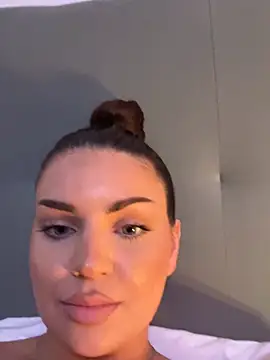 SophysSecret's Live XXX Chat