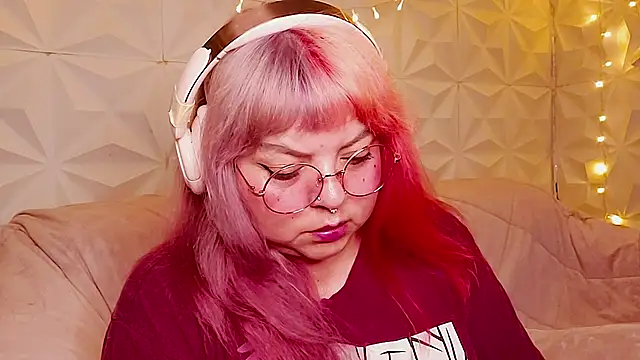 Chatroom XXX en direct de Satyn_doll