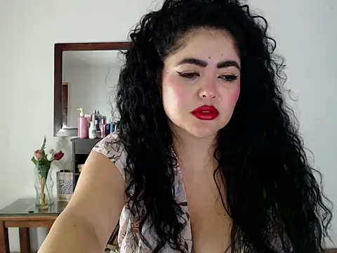 Chat +18 de tuti_sexy ao vivo