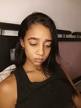 Zoe_Sweett18 Adlı Modelin Canlı XXX Sohbeti