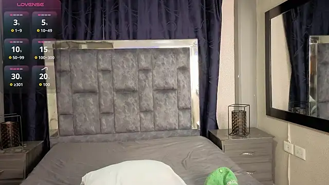 LeoMonnroe live XXX chat