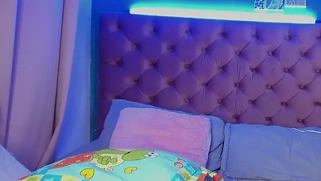 Sofia-Venegas Adlı Modelin Canlı XXX Sohbeti