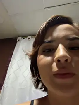 Chat XXX en directo de LadyScarlett_