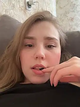 Sweet_Meg Adlı Modelin Canlı XXX Sohbeti