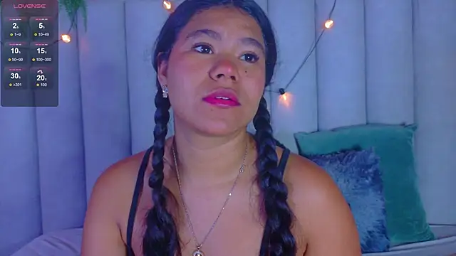 Chat +18 de AhslyEvans__ ao vivo