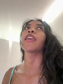 Chat XXX ao vivo de IamCrystal2