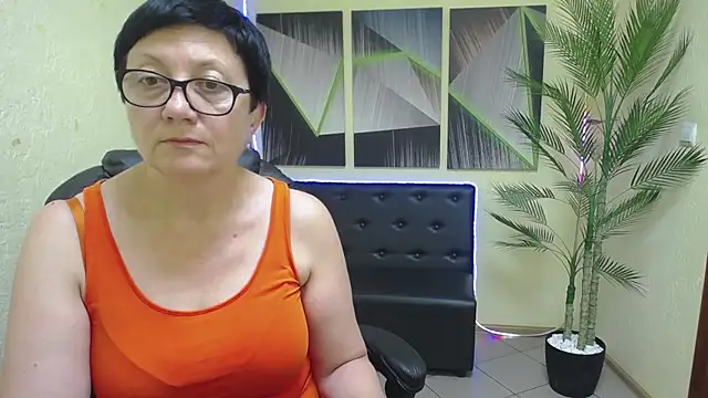 EmilyL0ve: απευθείας συνομιλία ΧΧΧ
