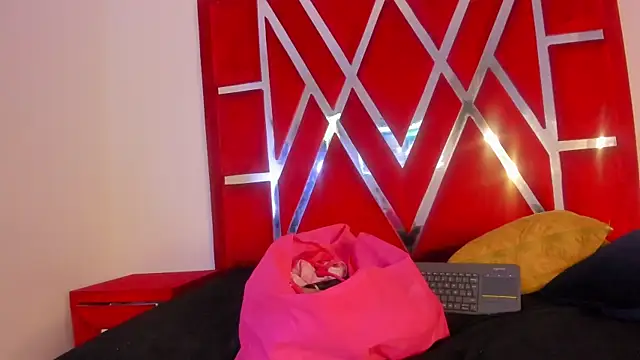 ambarglowasm's Live XXX Chat