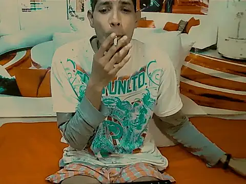 צ'אט XXX בשידור חי של IndianSavageMale