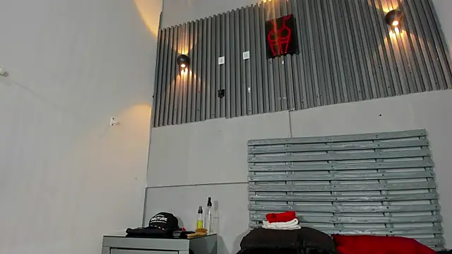 Онлайн чат XXX Thomas_Woolf