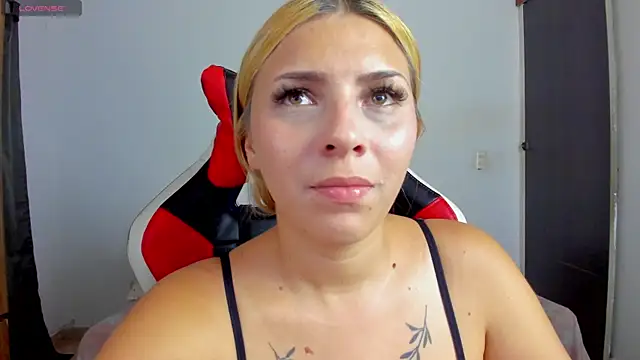 lana-rosse XXX чат на живо