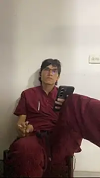 XXX chat uživo modela MonoHotXXX