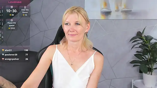 Julie_Lucas: απευθείας συνομιλία ΧΧΧ