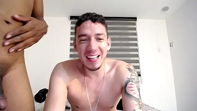 fratguysonline's Live XXX Chat