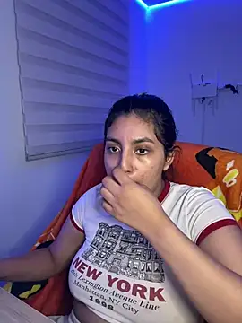 Chat +18 de cloe_small ao vivo