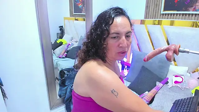 Chat XXX en directo de Luna_Naughty1