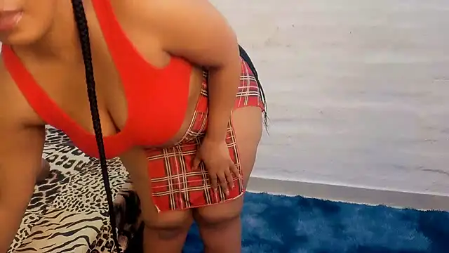 GiantBootyMilf 现场XXX聊天