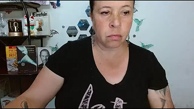 О нлайн чат XXX LauraMallioni