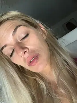 Czat XXX na żywo – Bellalolahot