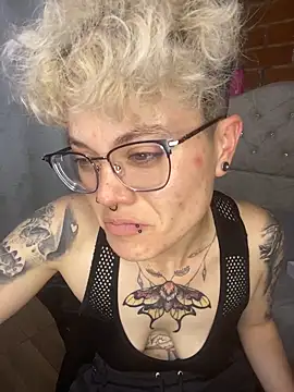 צ'אט XXX בשידור חי של Megan-c