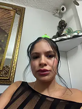 Chat +18 de Elara_Luxe ao vivo