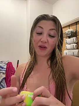 LillySpark201 live XXX chat