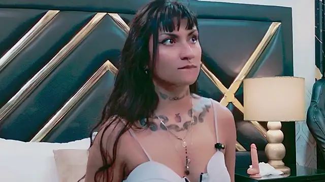 SabrinaBluee – Live XXX-chat