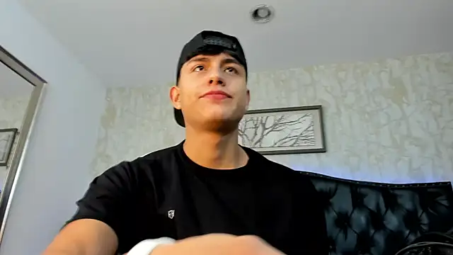 Chat +18 de Lander_Cruz ao vivo