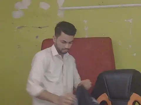 Stubborndesiboy – Live XXX-chat