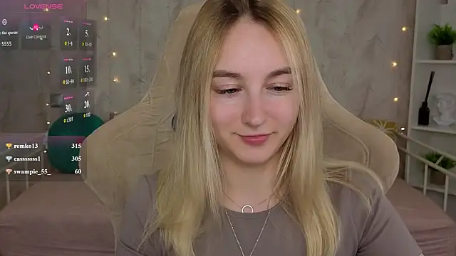 צ'אט XXX בשידור חי של Shy_Polly