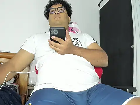Kevinn_M Live XXX Chat