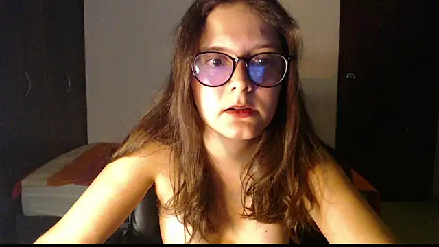 Chat +18 de MadieeLorez ao vivo