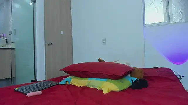 Arimonroee Adlı Modelin Canlı XXX Sohbeti