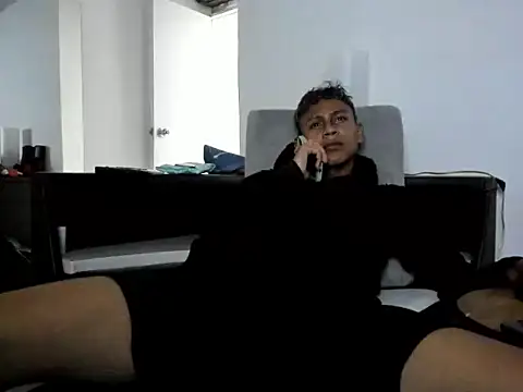 Czat XXX na żywo – luca_damp
