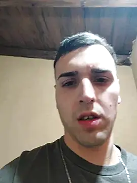 Agusss_2000n Live XXX chat