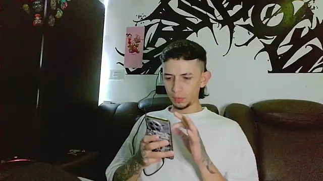 Chris__Jones' Live XXX Chat