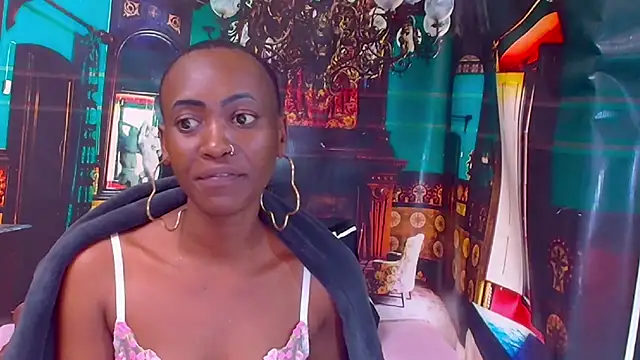 EbonyOlive69 Adlı Modelin Canlı XXX Sohbeti