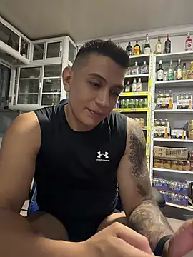 OliverWest04 Chat XXX in diretta