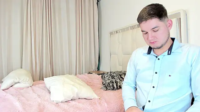 CameronyMartinn's Live XXX Chat