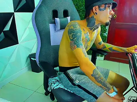XXX chat uživo modela Boy_tatto77