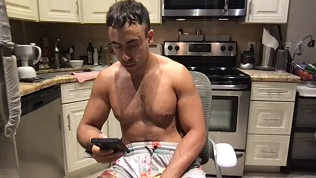 Chat XXX en directo de BigGuyMuscle
