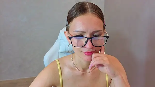 Emmiennova's Live XXX Chat
