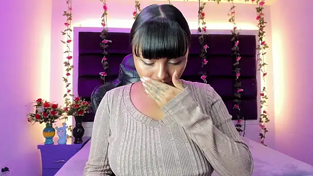 Chat +18 de sweelanna__ ao vivo