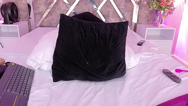 MeganR_ Chat XXX live