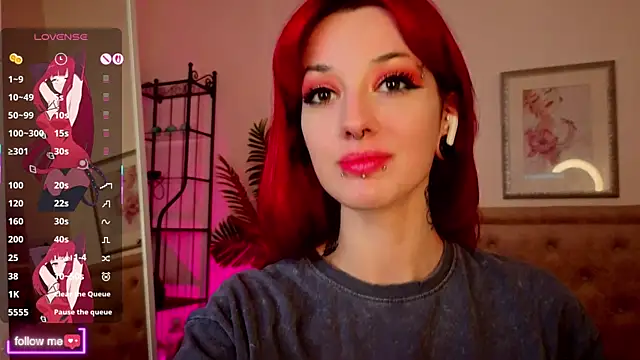 GinaSpicey Show in webcam
