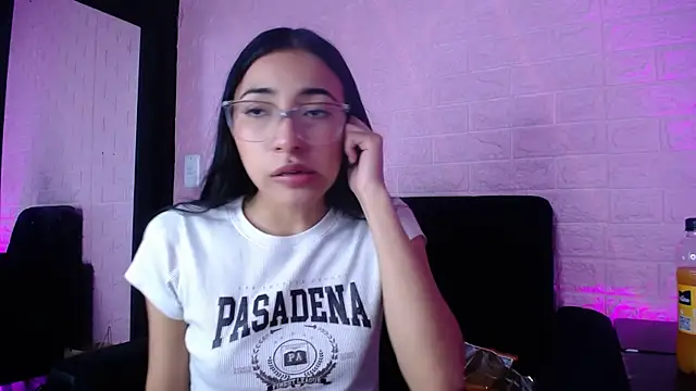 Violett1126 Live XXX Chat