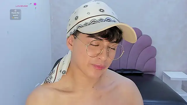 Онлайн чат XXX alan_twink12