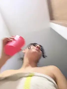 Emi_blair 现场XXX聊天