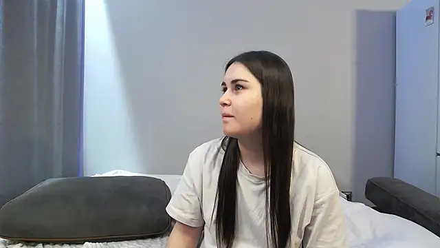 LucyMuur XXX чат на живо