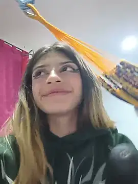 KratosAfroditacs' Live XXX Chat